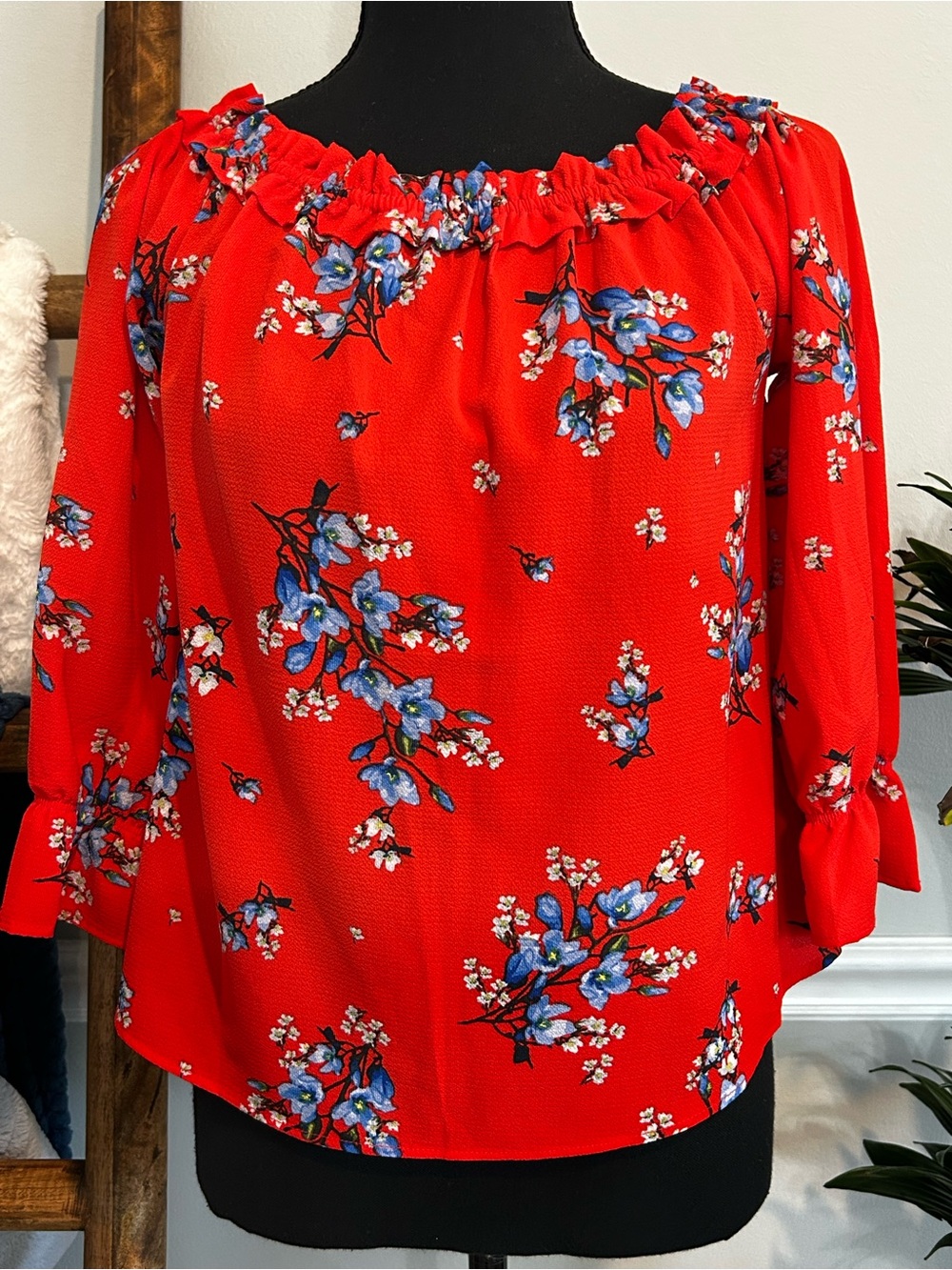 Divided Red Off-Shoulder Floral Top by H & M Size 6